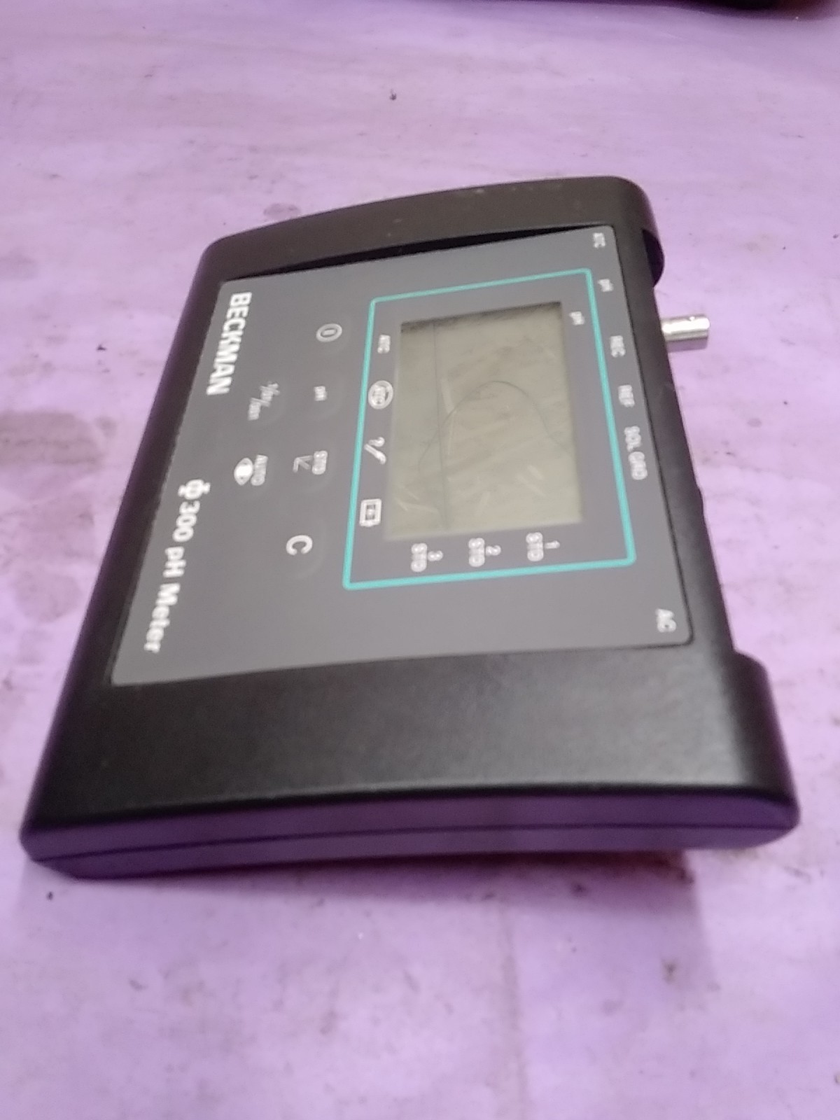 BECKMAN MODEL 300 PH METER 143803
