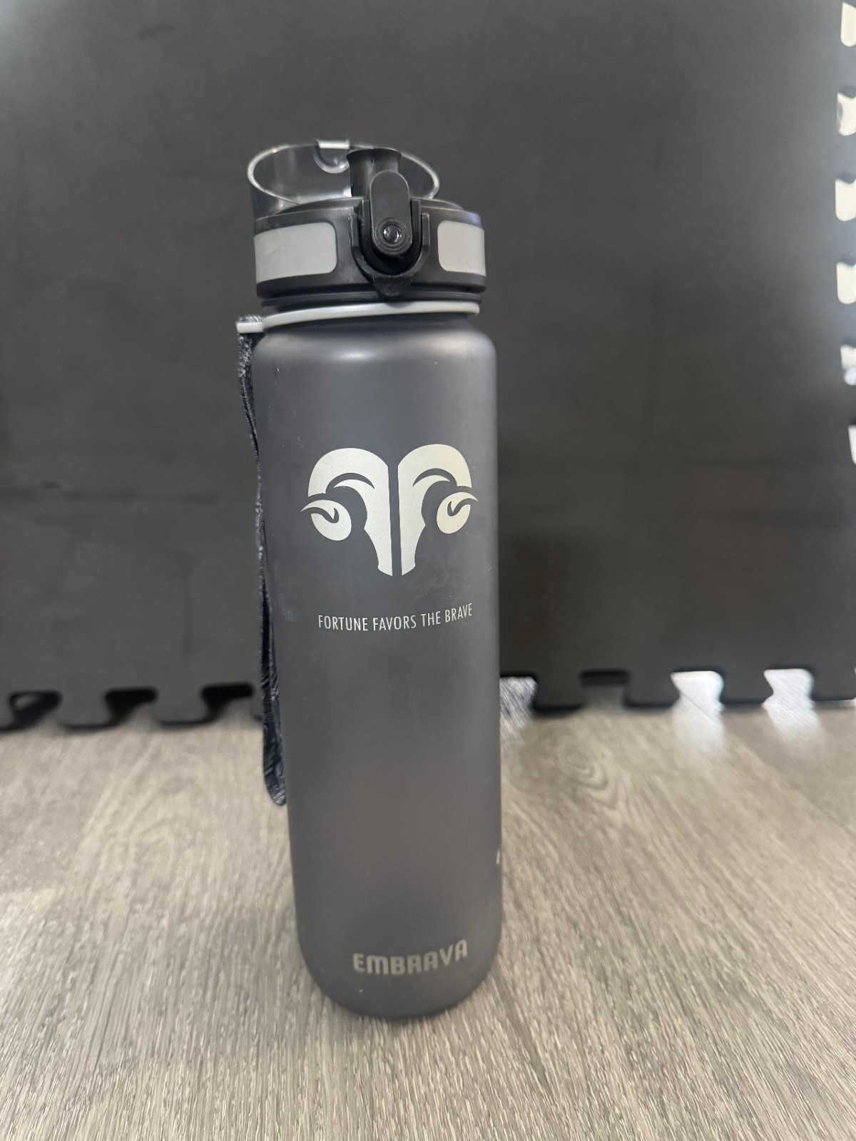 EMBRAVA Sports Water Bottle - 32oz - Gray