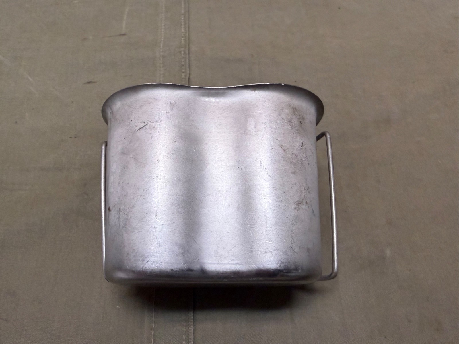 ORIGINAL  VIETNAM WAR US ARMY INFANTRY M1961 CANTEEN CUP-WYOTT