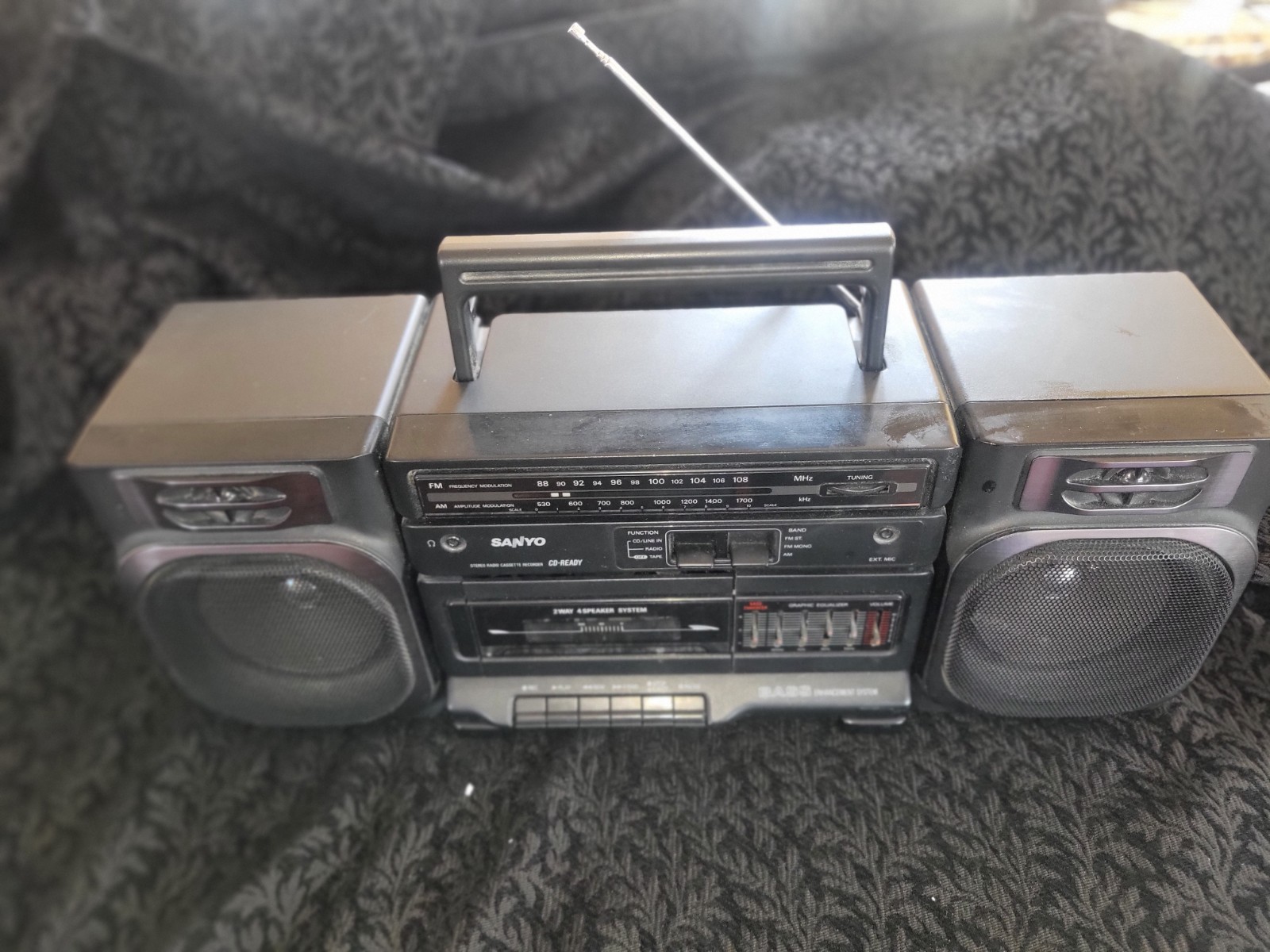 Vintage Sanyo M9100 AM/FM Boombox Cassette Portable Stereo TESTED WORKS