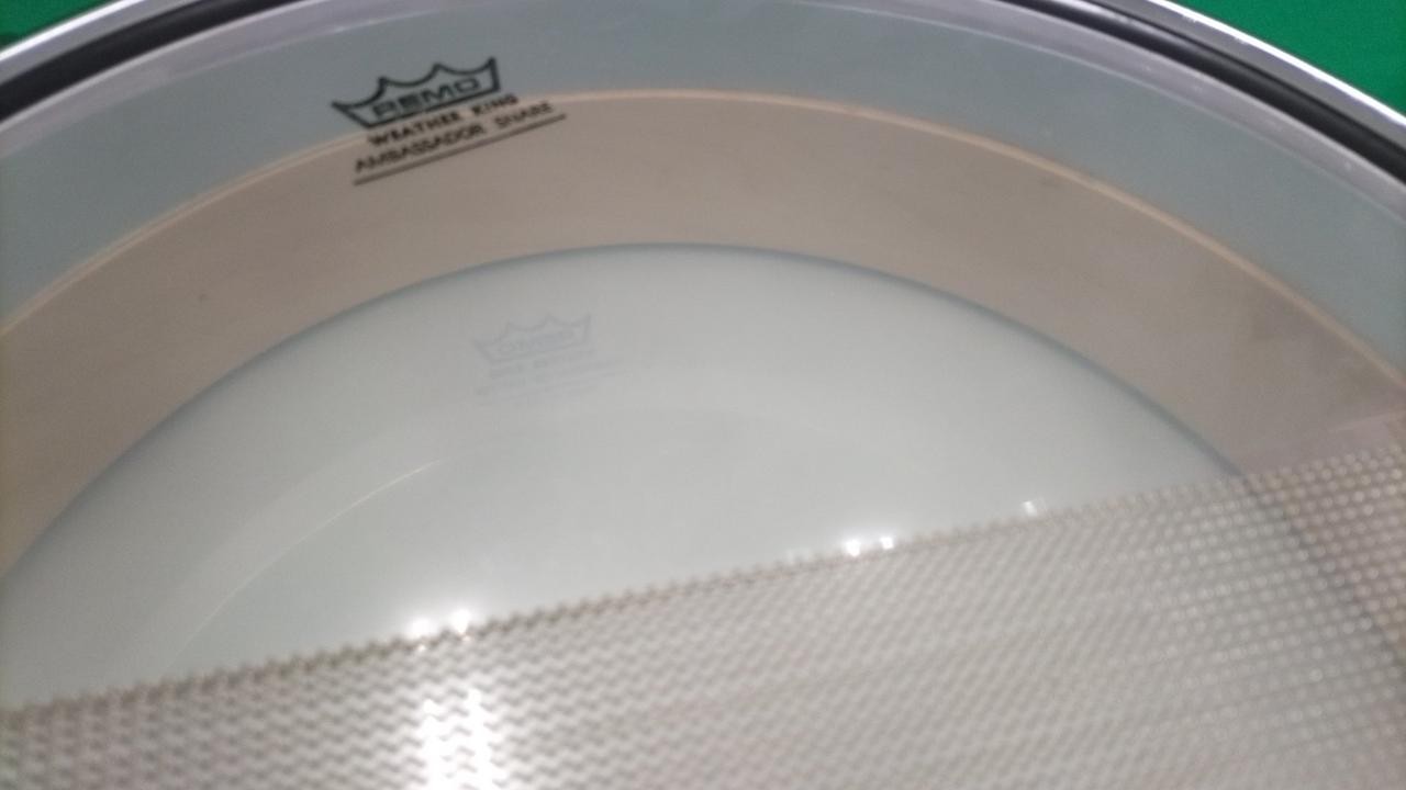 Pearl Maple Piccolo Snare Drum 14 x 3.5 Free Floating System Clean
