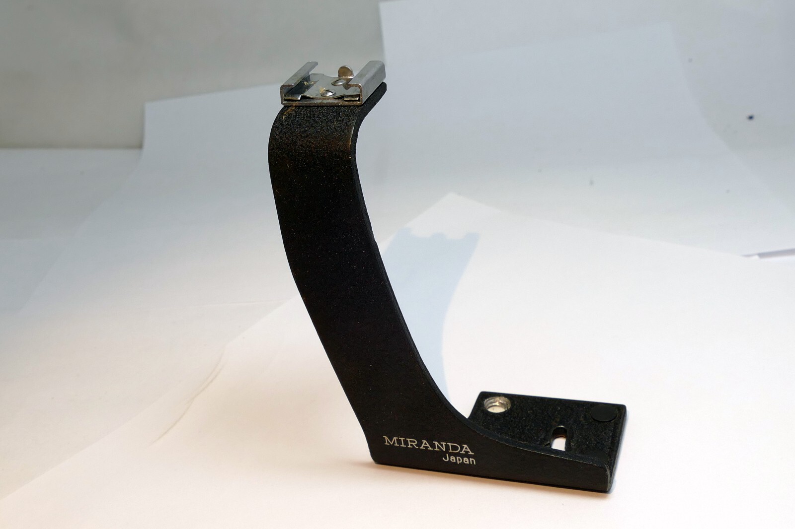Miranda CAMERA FLASH BRACKET cold shoe Sensorex