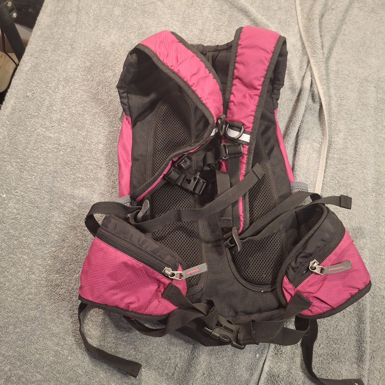 Rupumpack Insulated Hydration Hiking Backpack Hot Pink No Bladder