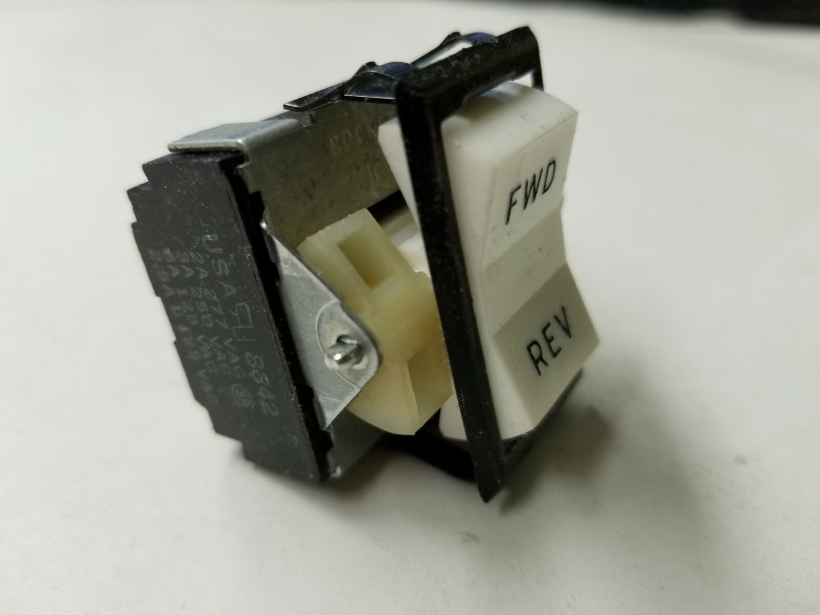 Cutler-Hammer/Eaton - 8130K20J15V51 - 3 Position DPDT Motor Reversing Switch