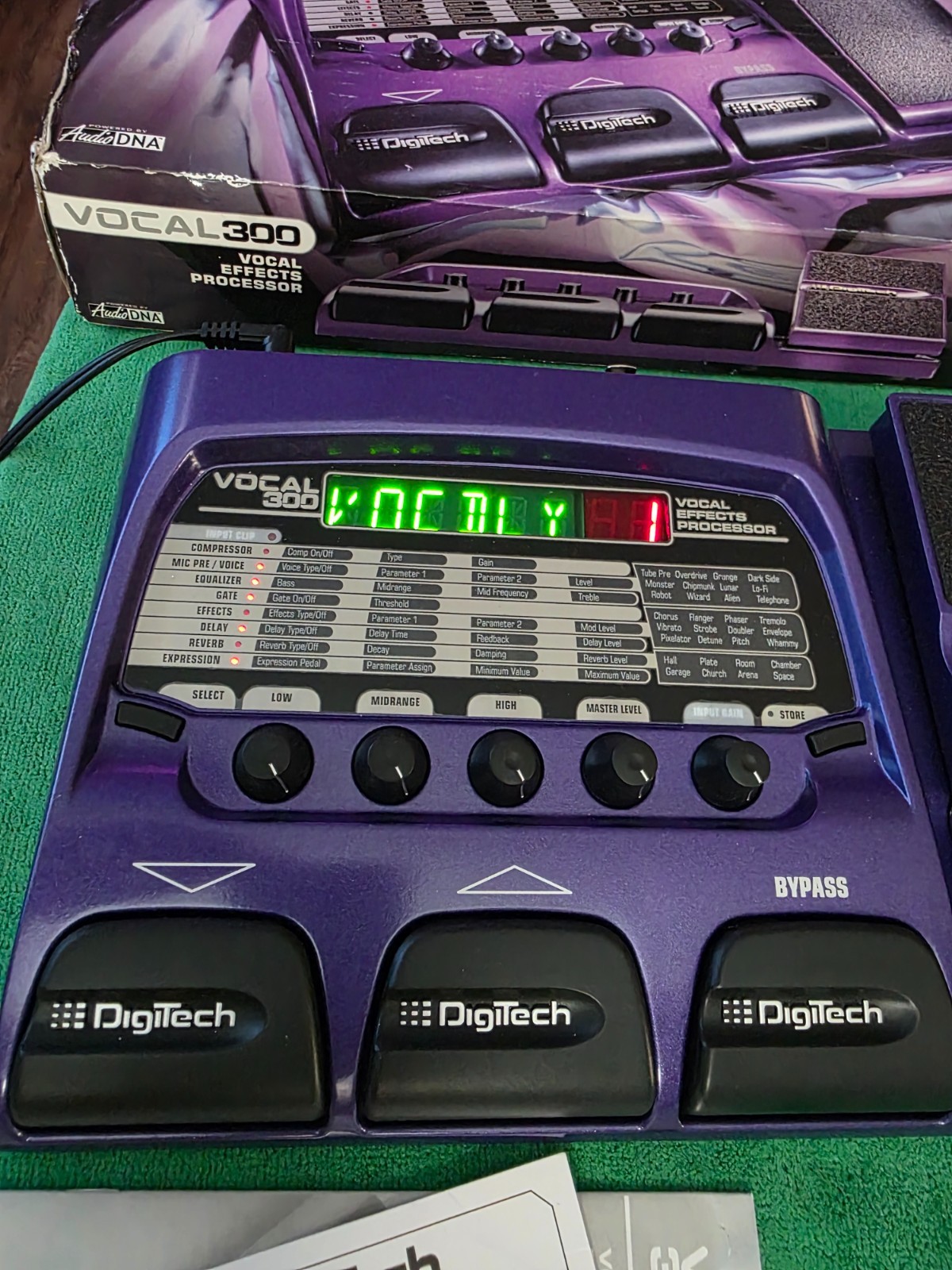 Digitech Vocal 300 modeling guitar foot pedal processor, manual A/C cord & box