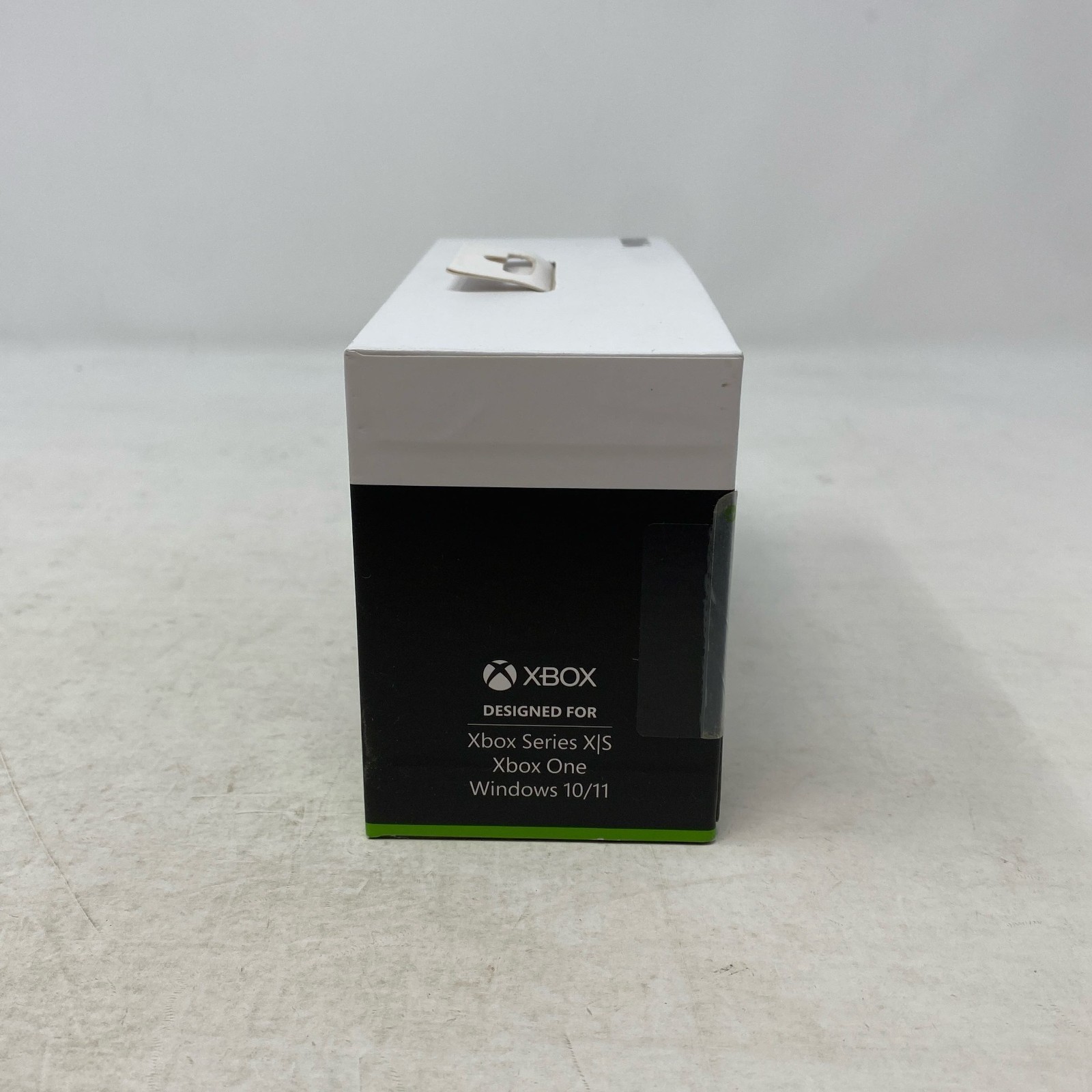 8BitDo M30 Wired Controller for Xbox Series X|S - Black