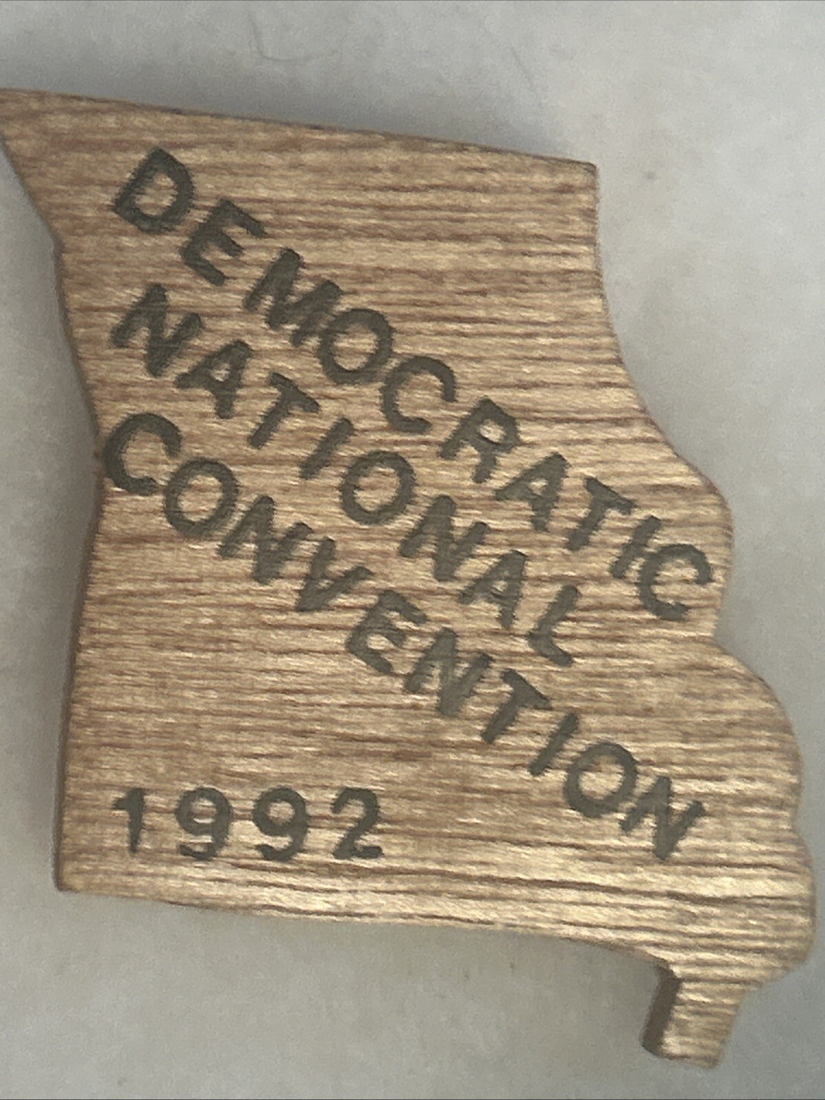 Democratic National Convention 1992 Missouri wooden  3 1/2” x 3” pinback pin
