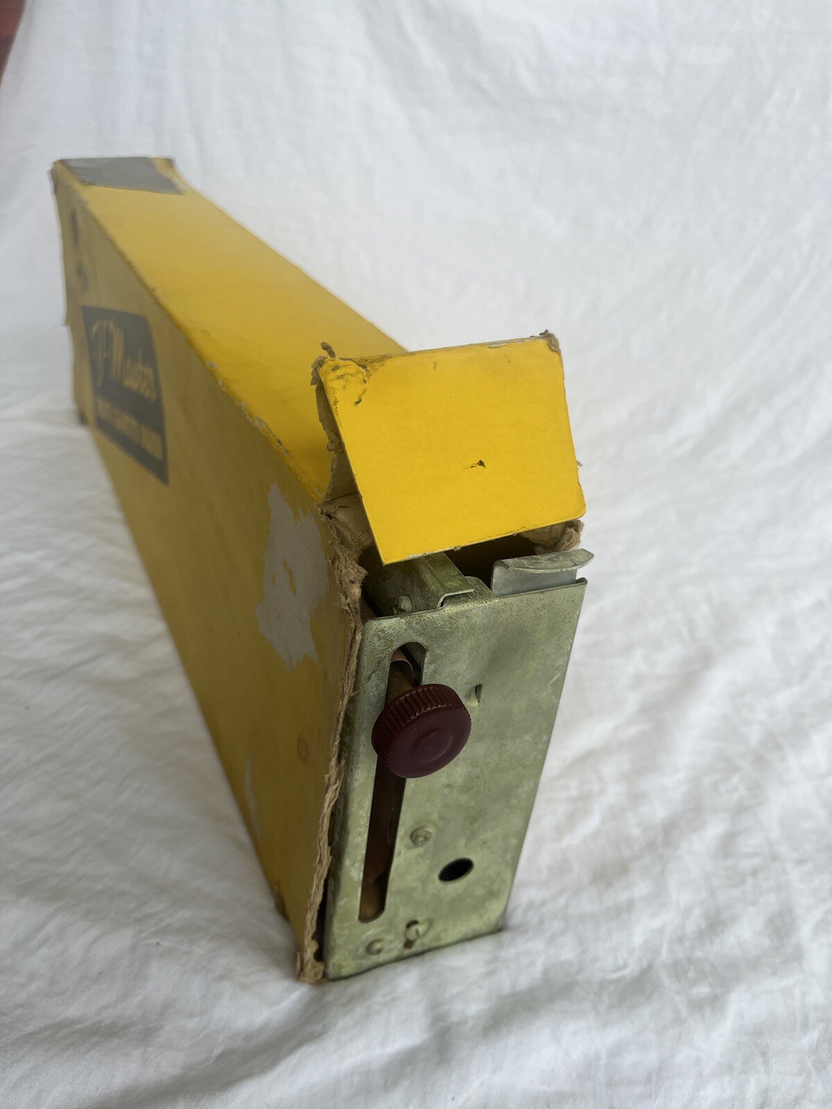 The V-Master Deluxe Cigarette Maker