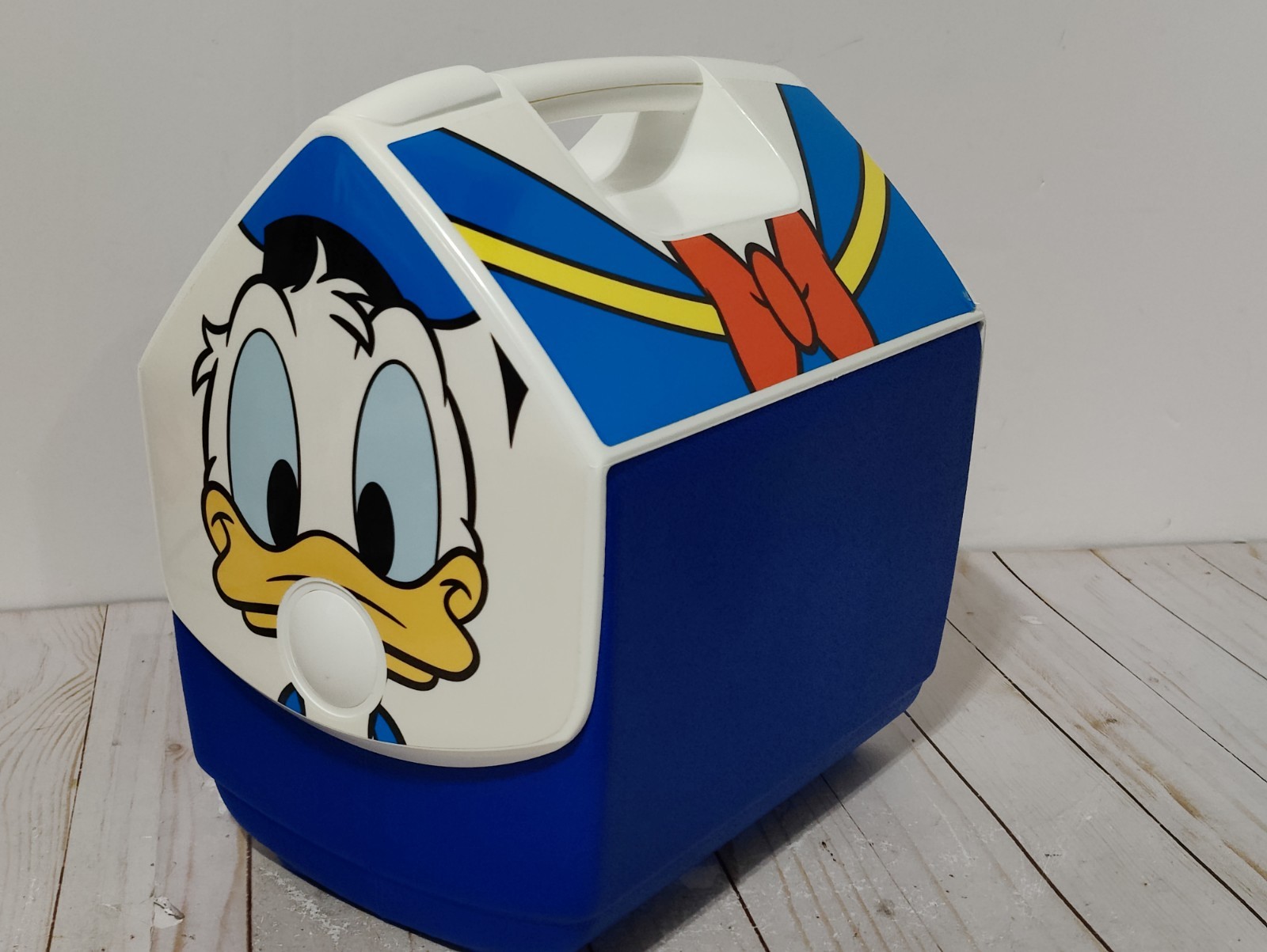 Igloo Disney Donald Duck Play Mate  Picnic Cooler 7 Qt 9 Can Limited