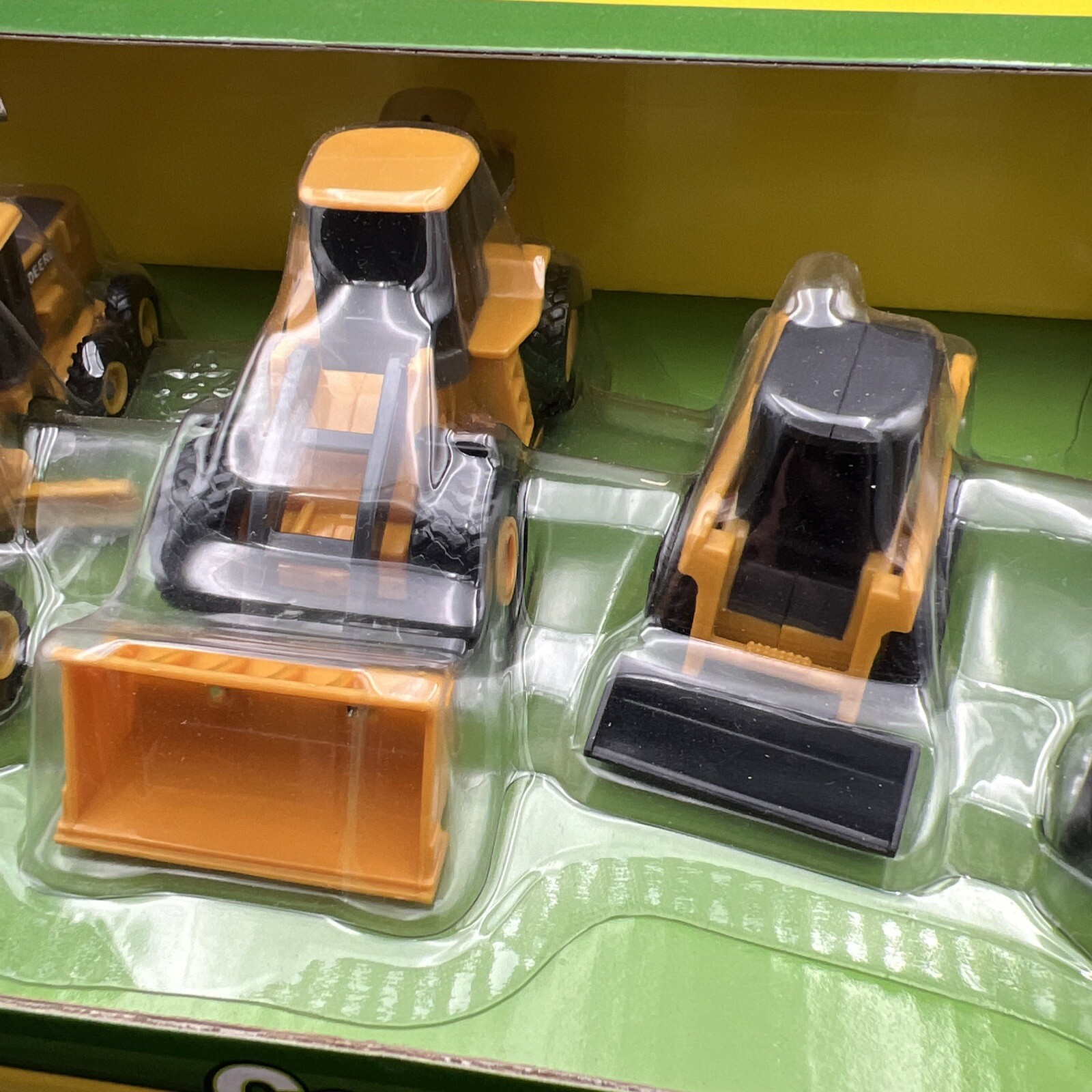 2009 Ertl John Deere 5-piece Construction Set