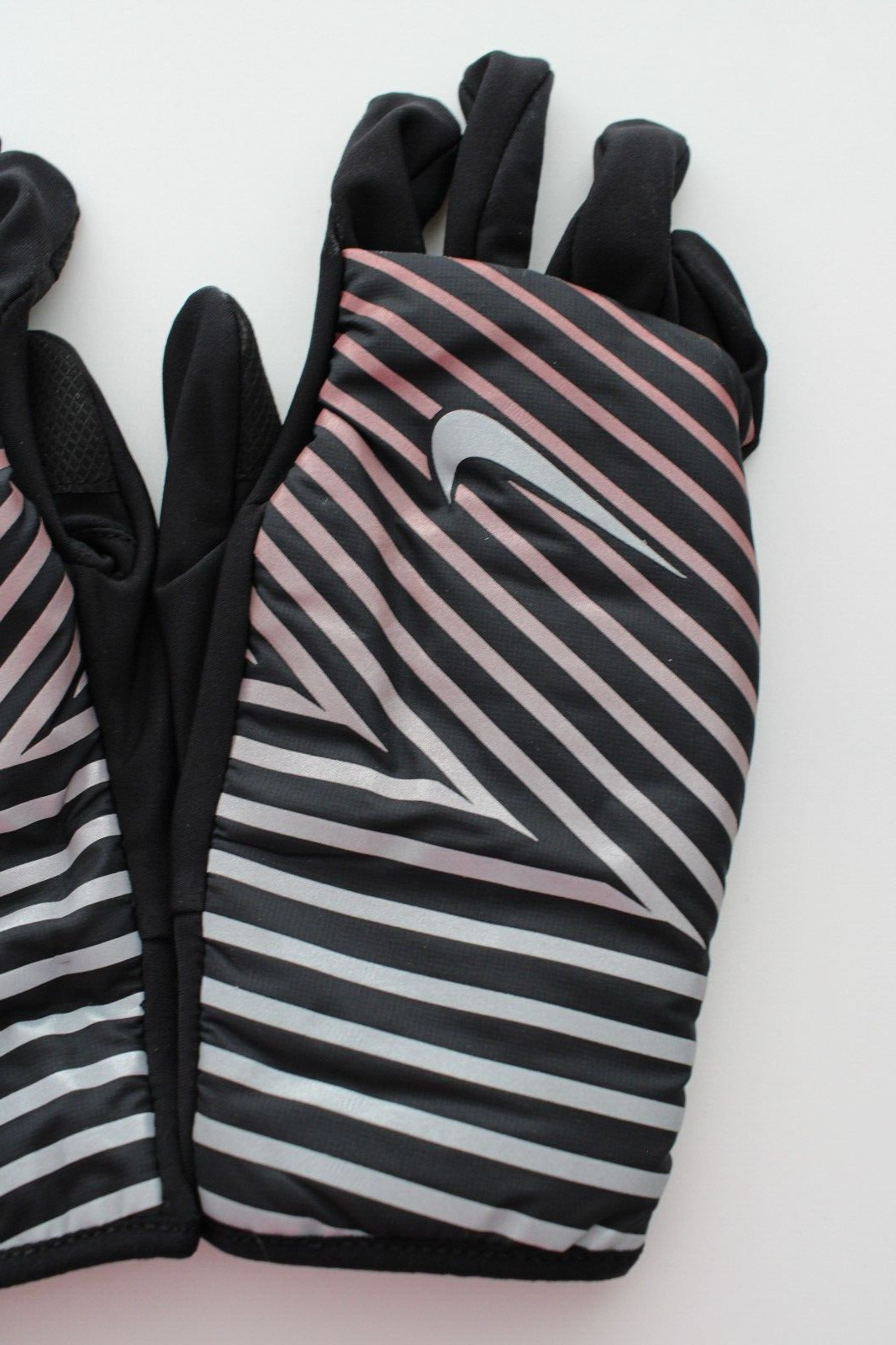 Nike Flashed Layered Womens Quilted Run Gloves Medium Black/Hyper Crimson/Silver