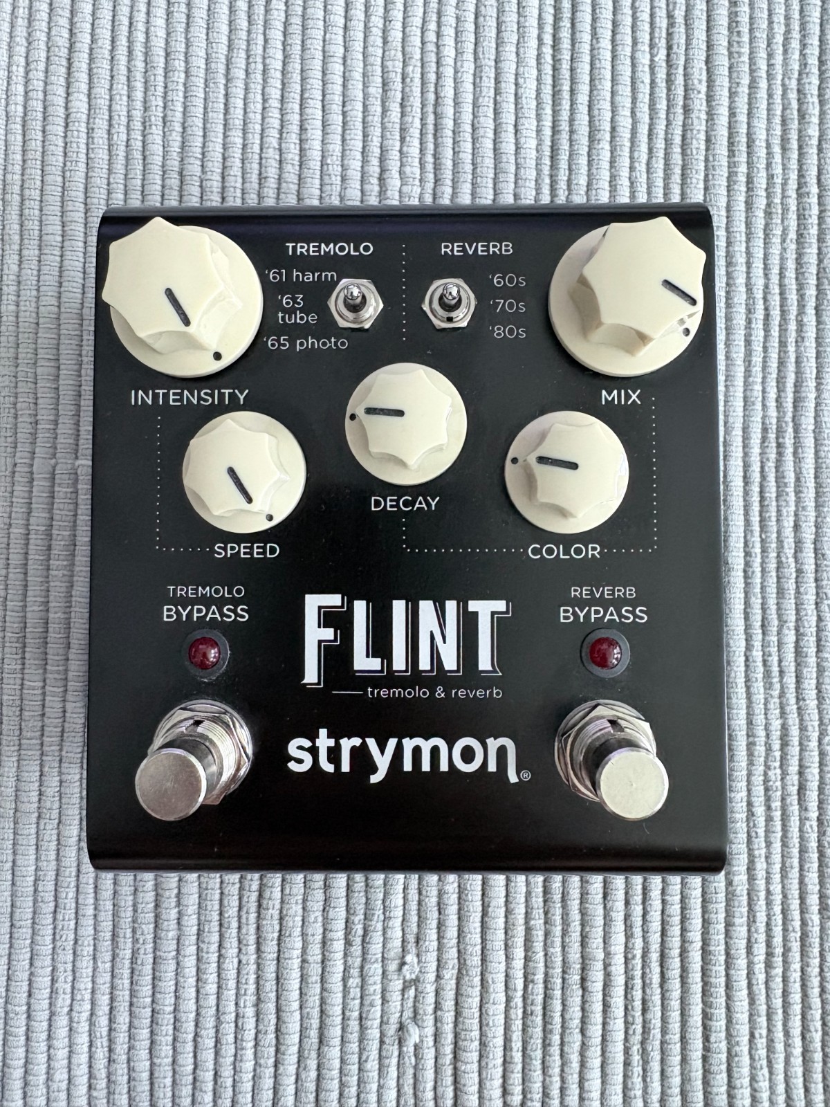 Strymon Flint V1 Tremolo Reverb Effects Pedal