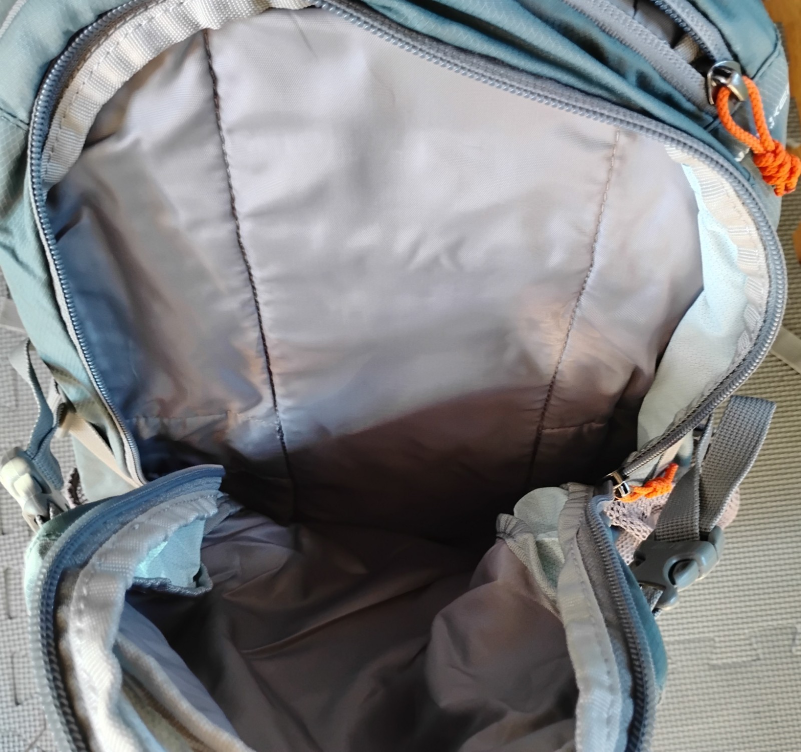 camelbak cloud walker backpack