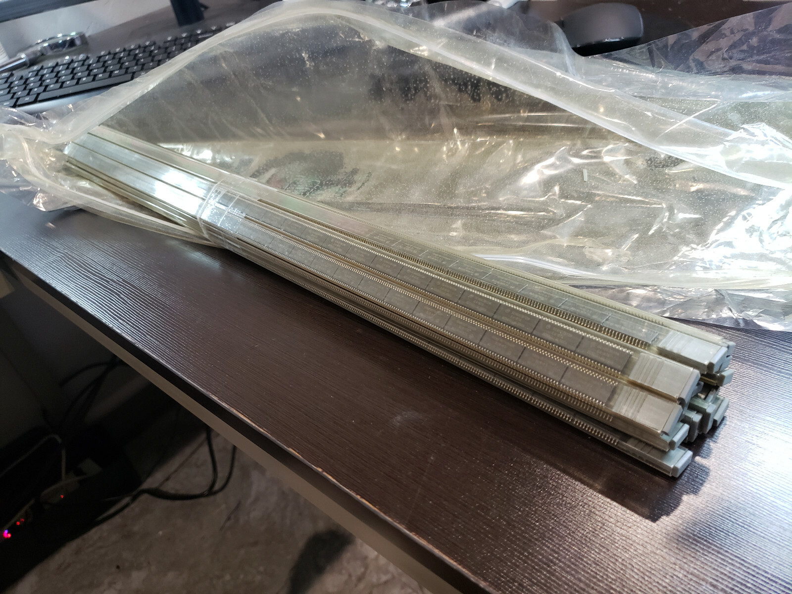 (475 PCS ) SC406381DW MOTOROLA CPU DRIVER CHIPS TUBES  RARE NEW OEM NOS SALE $99