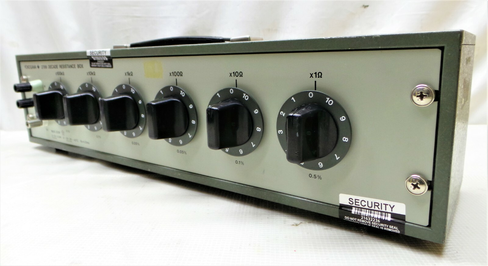 YOKOGAWA 2793 DECADE RESISTANCE BOX.