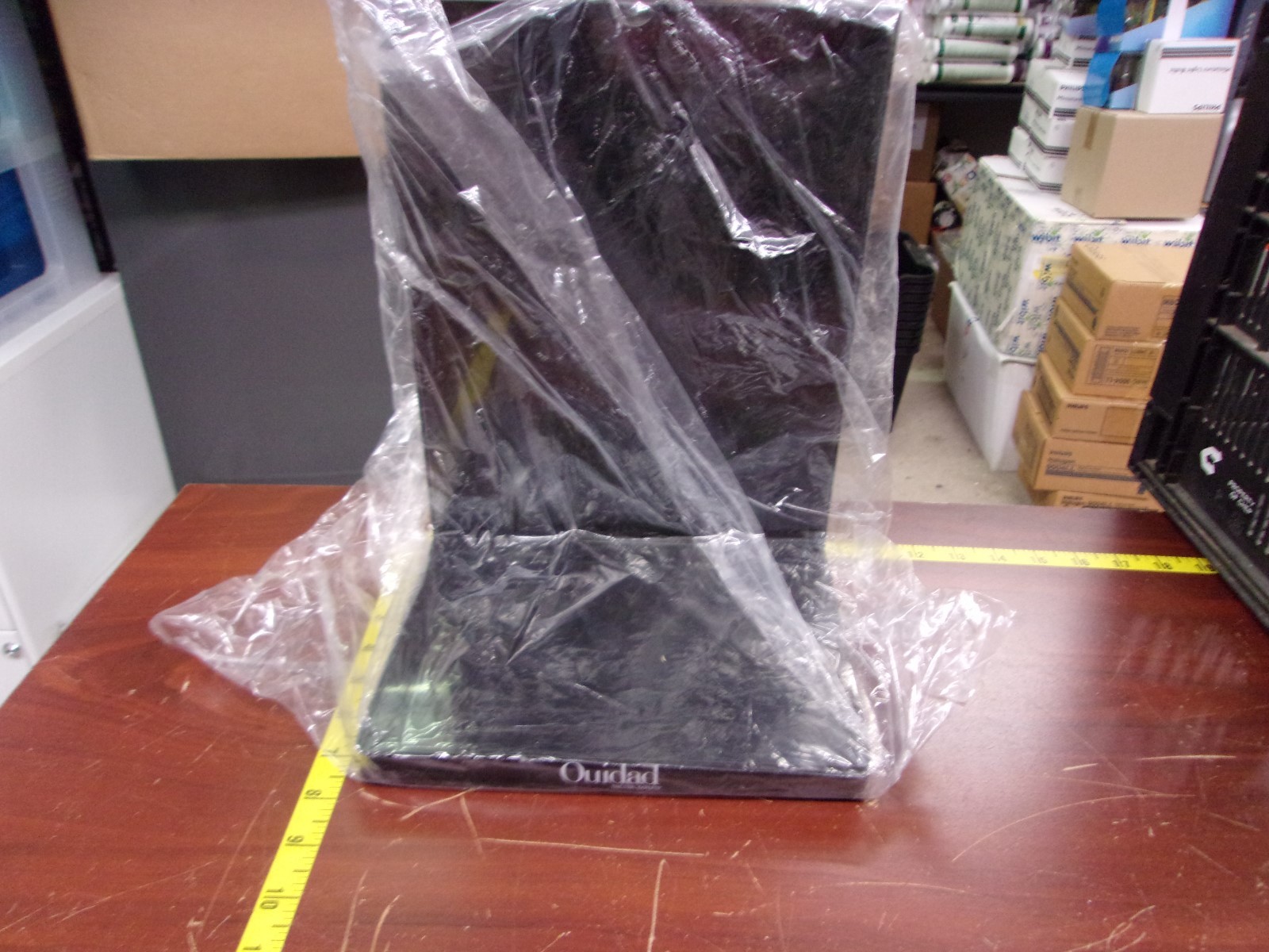 Ouidad Reflective DIsplay Stand Black