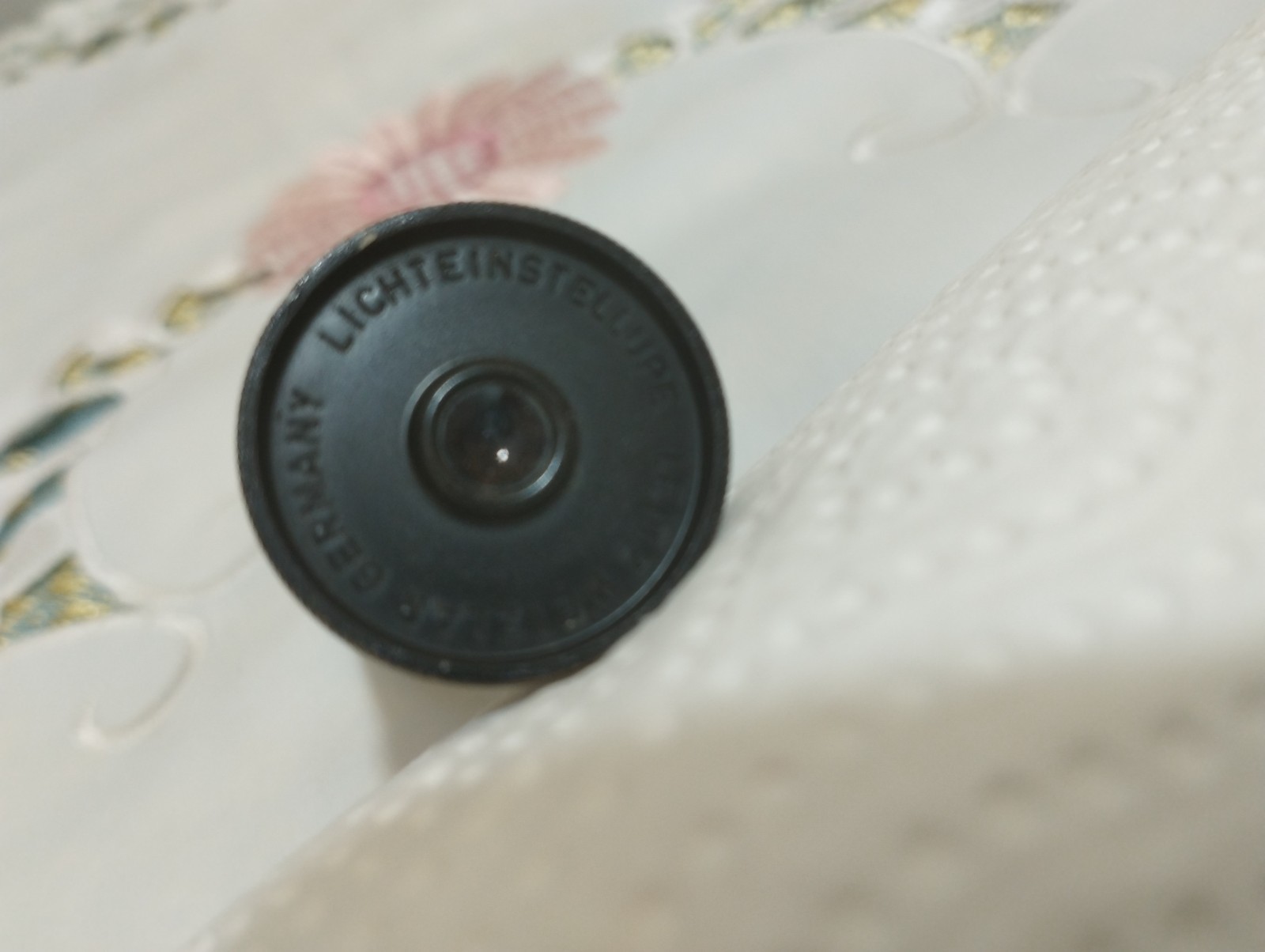 LEITZ WEZTLAR GERMANY LICHTEINSTELUPE EYEPIECE MICROSCOPE