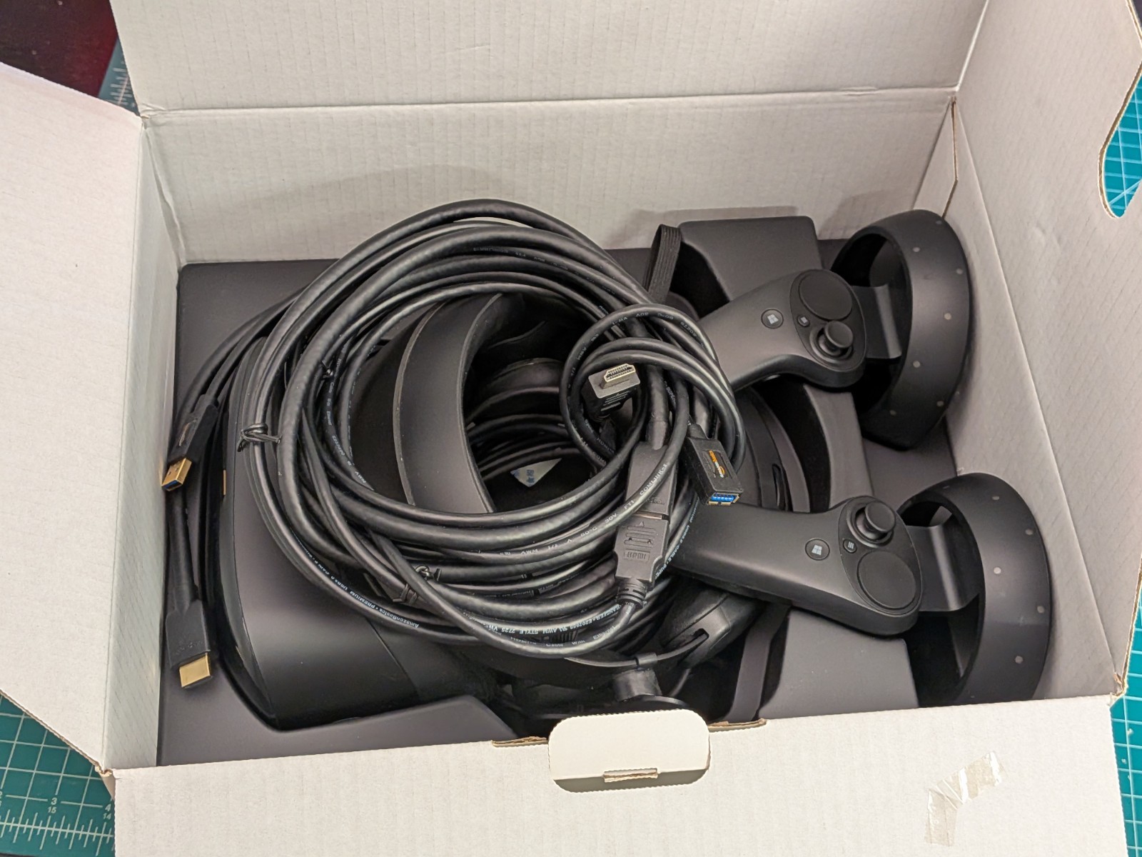 Samsung HMD Odyssey Headset, Controllers, XE800ZAA-HC1US