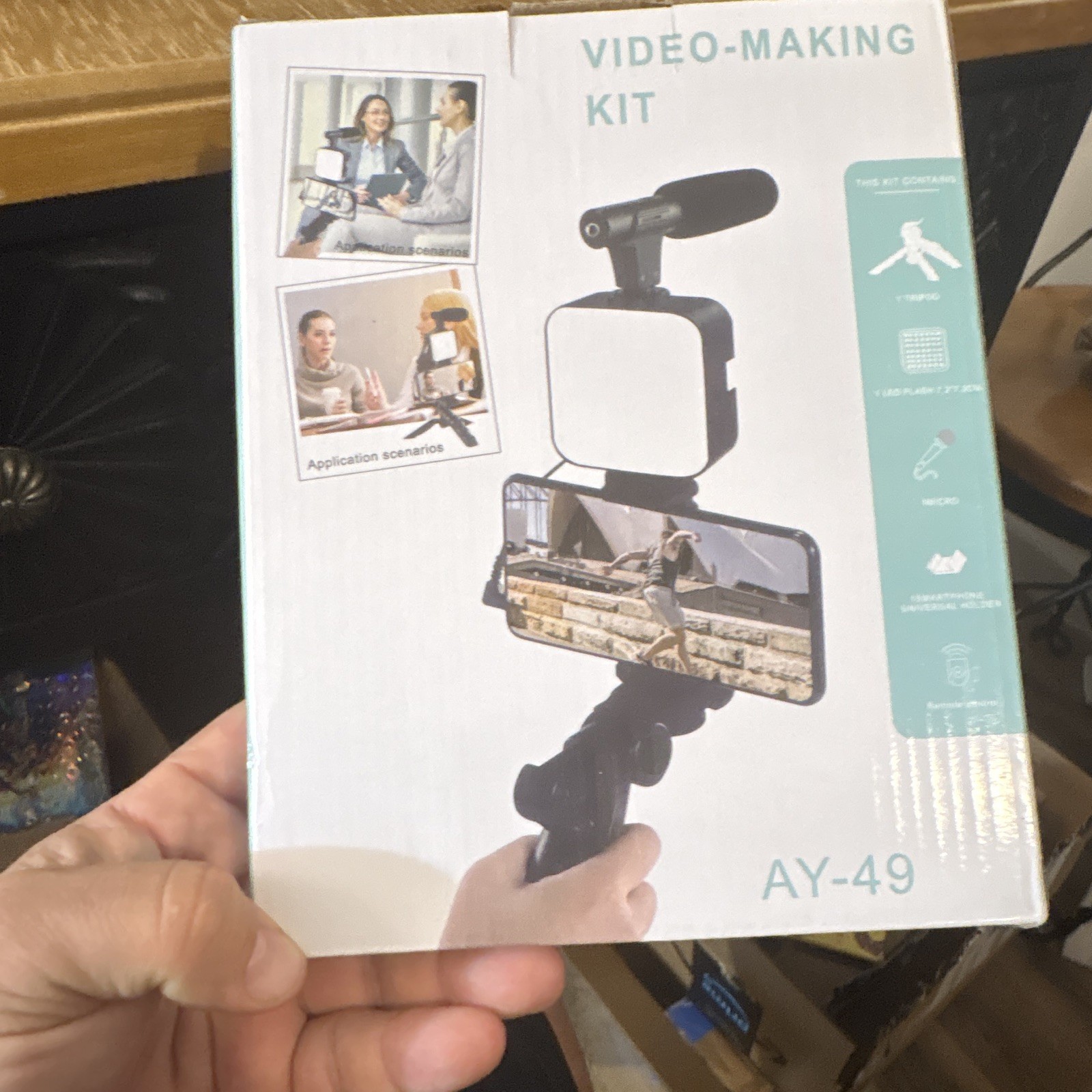 AY-49 Video-Making Kit LED Light Supercardioid Mic 3.5mm TRS Tripod