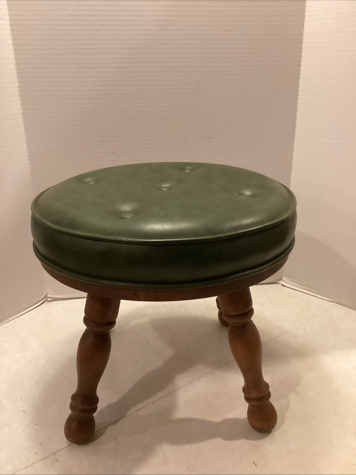 VINTAGE MCM FOOT STOOL GREEN WOOD SPINDLE LEGS WITH 5 BUTTON TUFTED VINYL