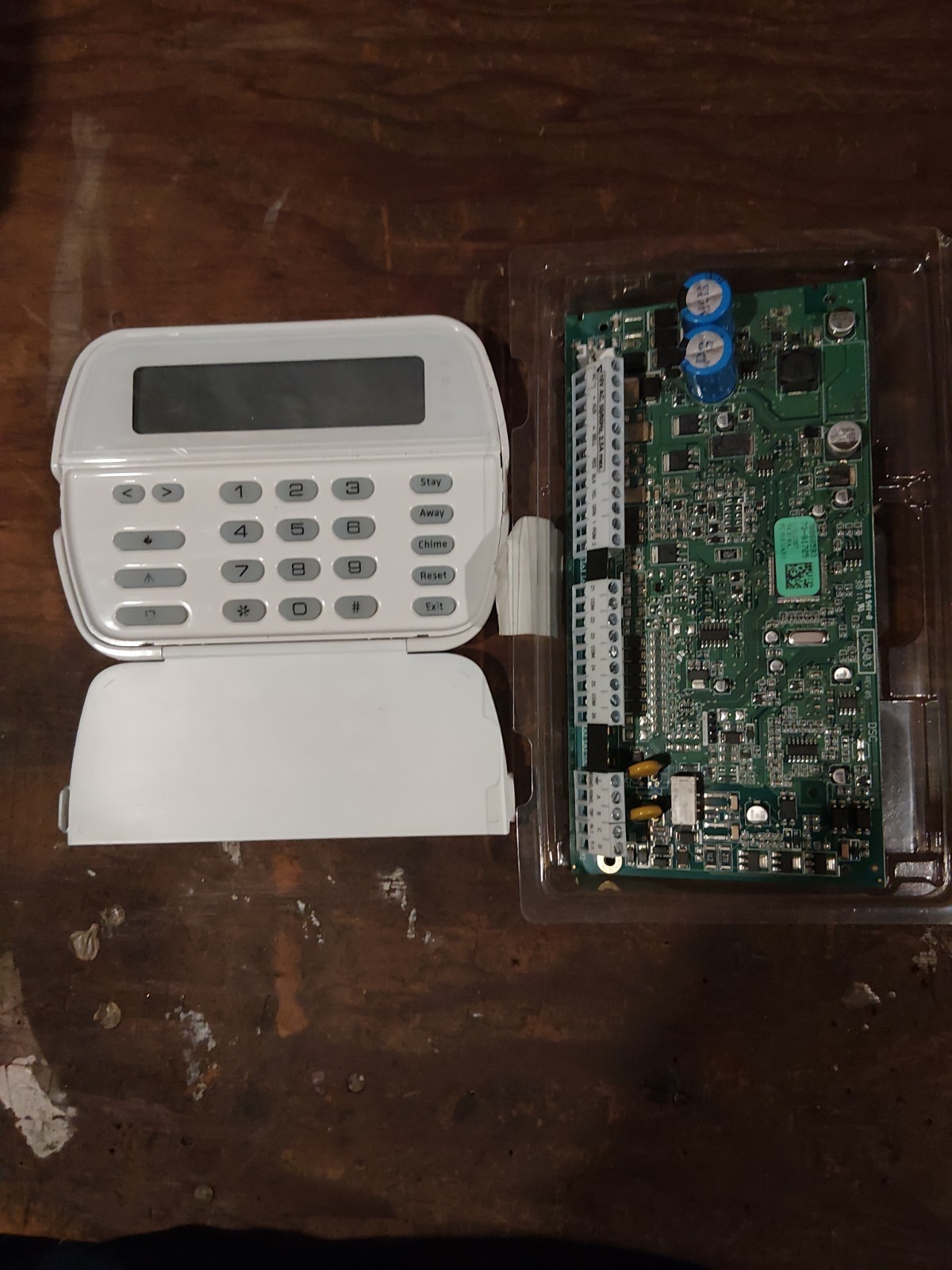 DSC PC1616 PowerSeries 8-32 Zone Alarm System Board W/keypad FACTORY RESET