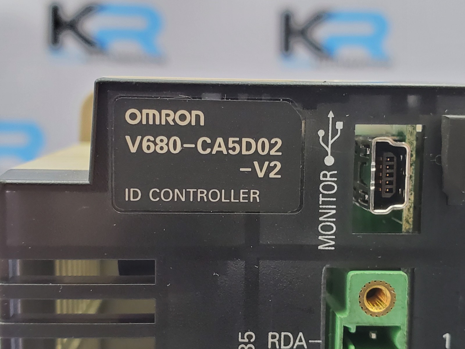 Omron V680-CA5D02-V2 ID Controller