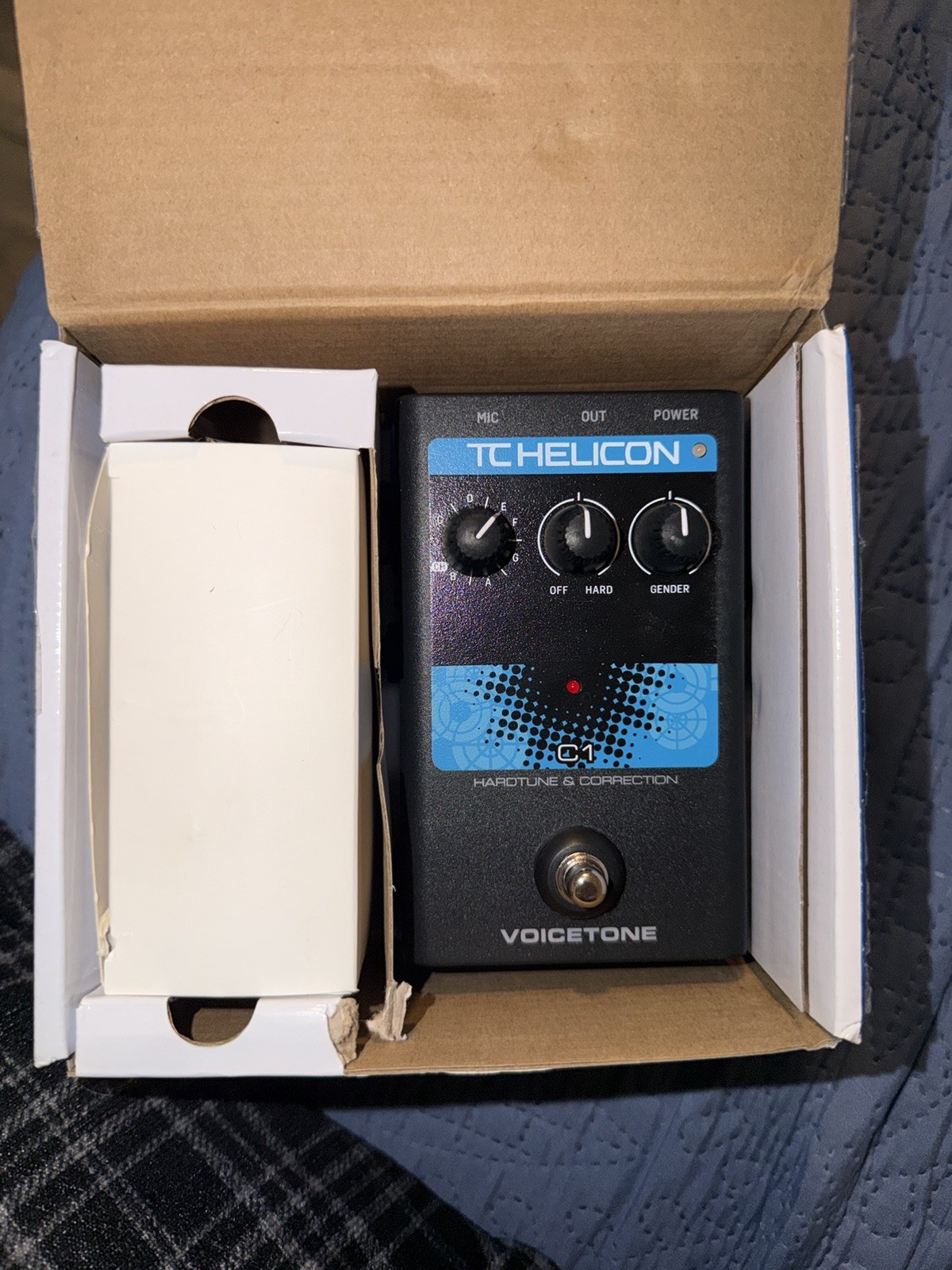 TC-Helicon VoiceTone C1 Hardtune and Pitch Correction Pedal