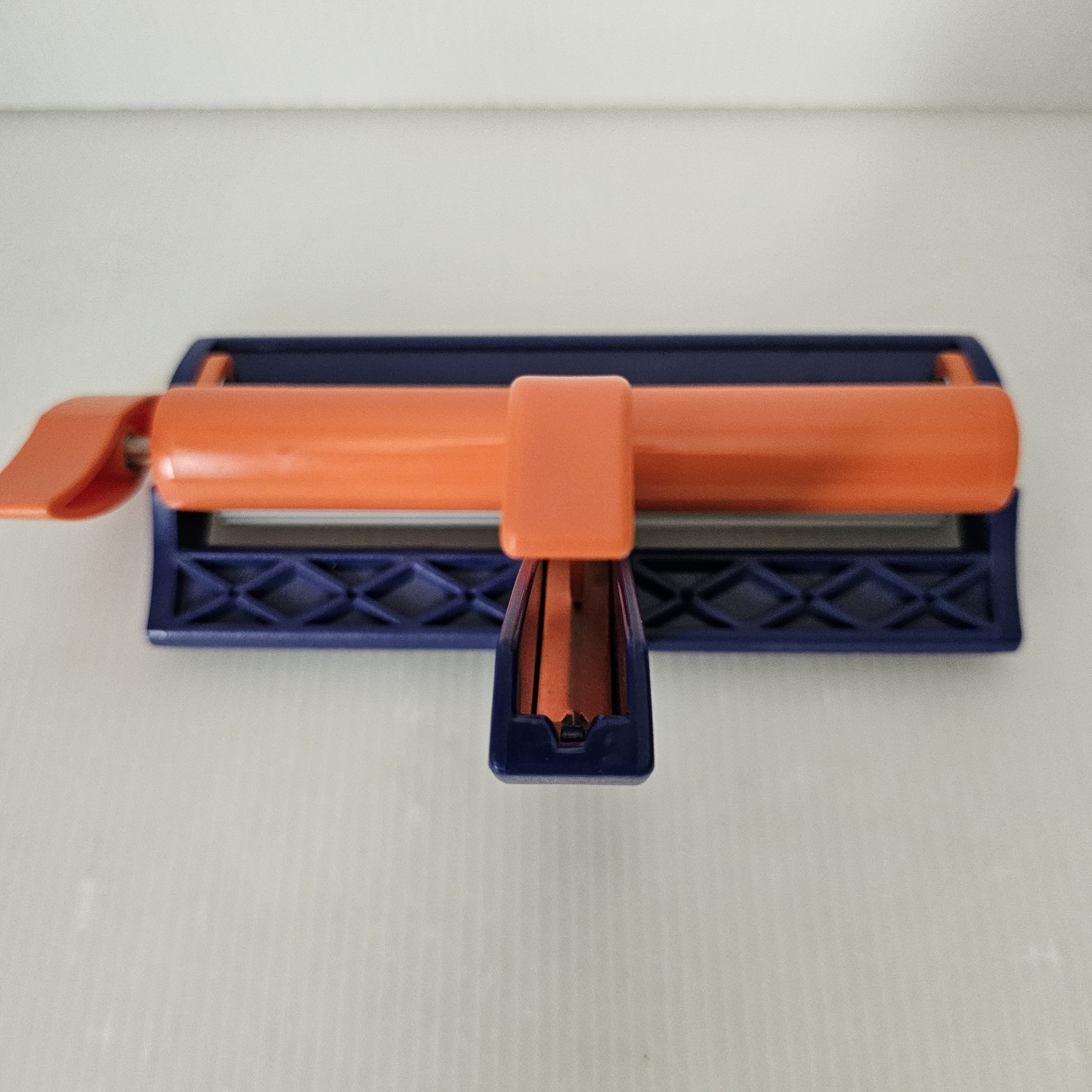 Fiskars Straight Edge Paper Crimper Tool 6.5" Corrugated Roller