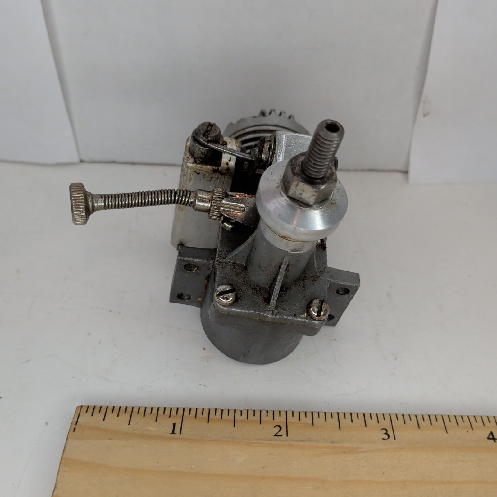 "19" Model Engine Model 4002 Untested Unbranded x2