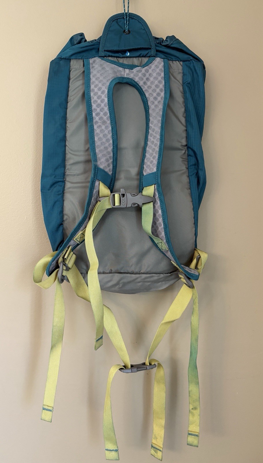 REI Co-op Flash 18 Pack Hiking Backpack Blue/Green