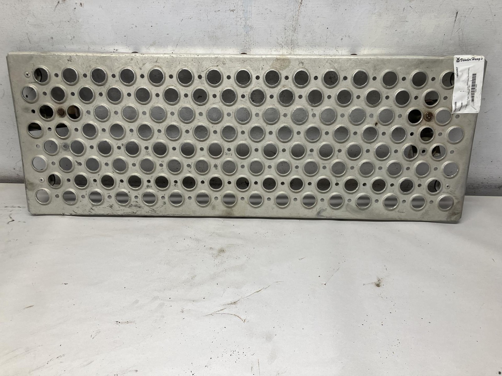 Kenworth T680 12 x 33 Deckplate - Used | P/N NA