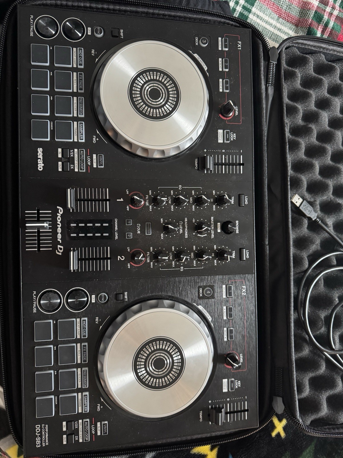 Pioneer DDJ-SB3 Serato