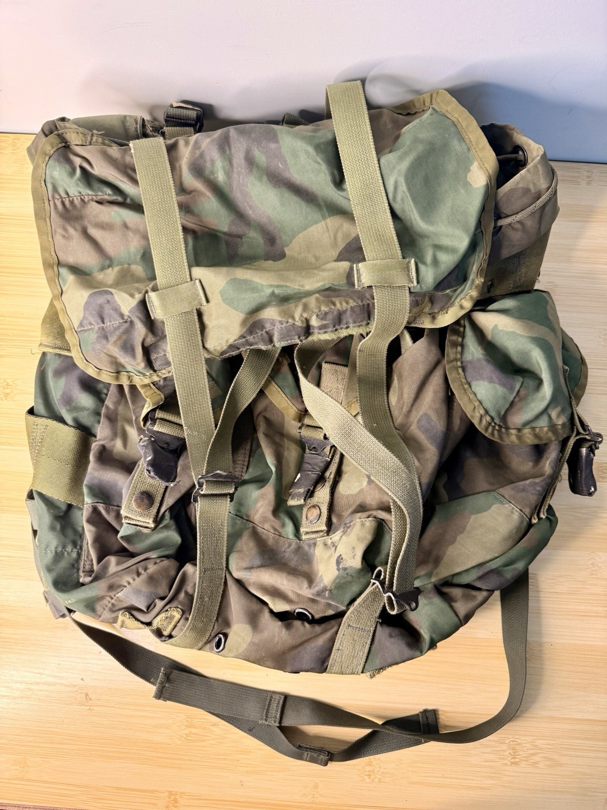 USGI Military LC-2 Medium ALICE Field Pack w/ Shoulder Straps M81 Woodland Camo