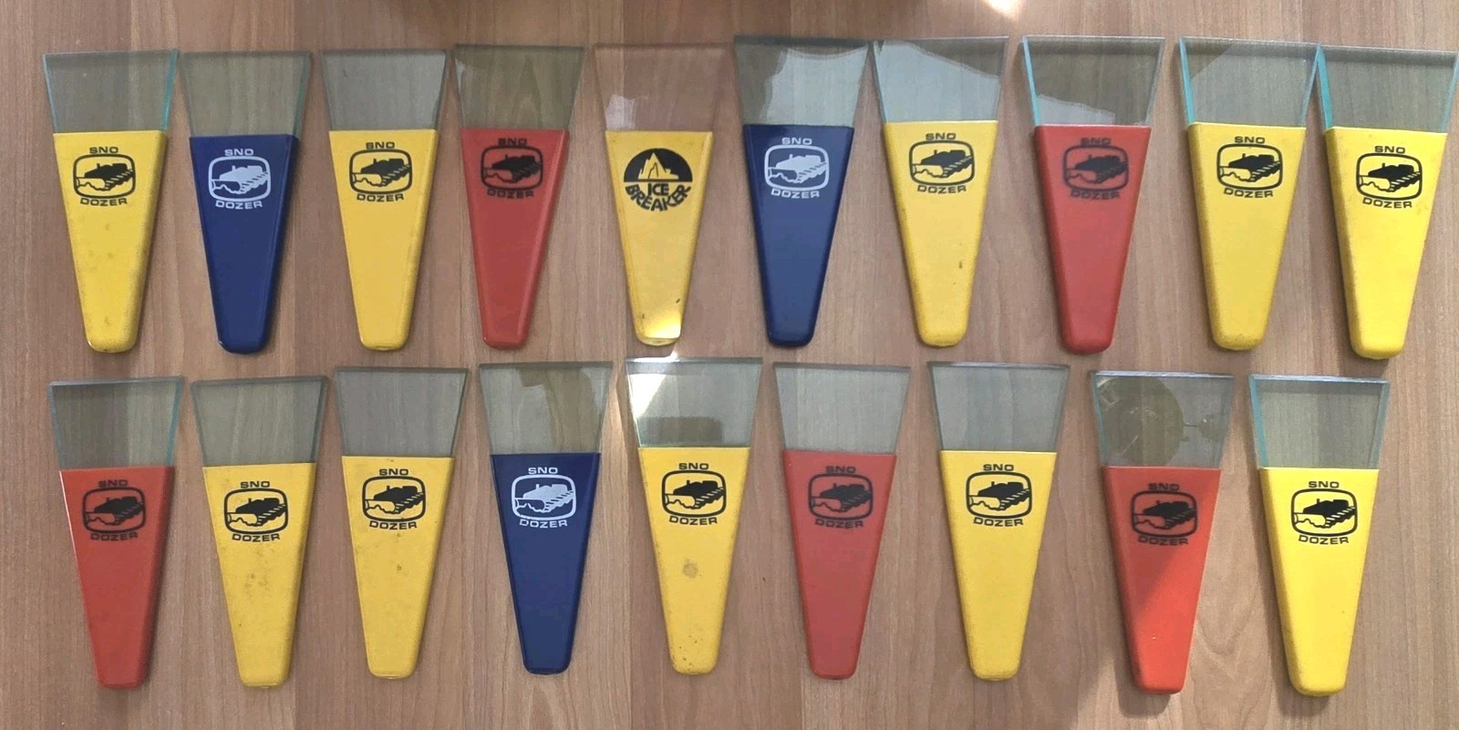 VTG LOT OF 19 SNO DOZER ICE BREAKER WINDSHIELD SCRAPER PLEXIGLASS AUTO WINTER