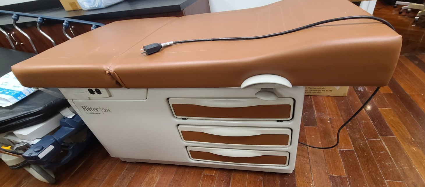 Midmark Ritter 204 Exam Table used