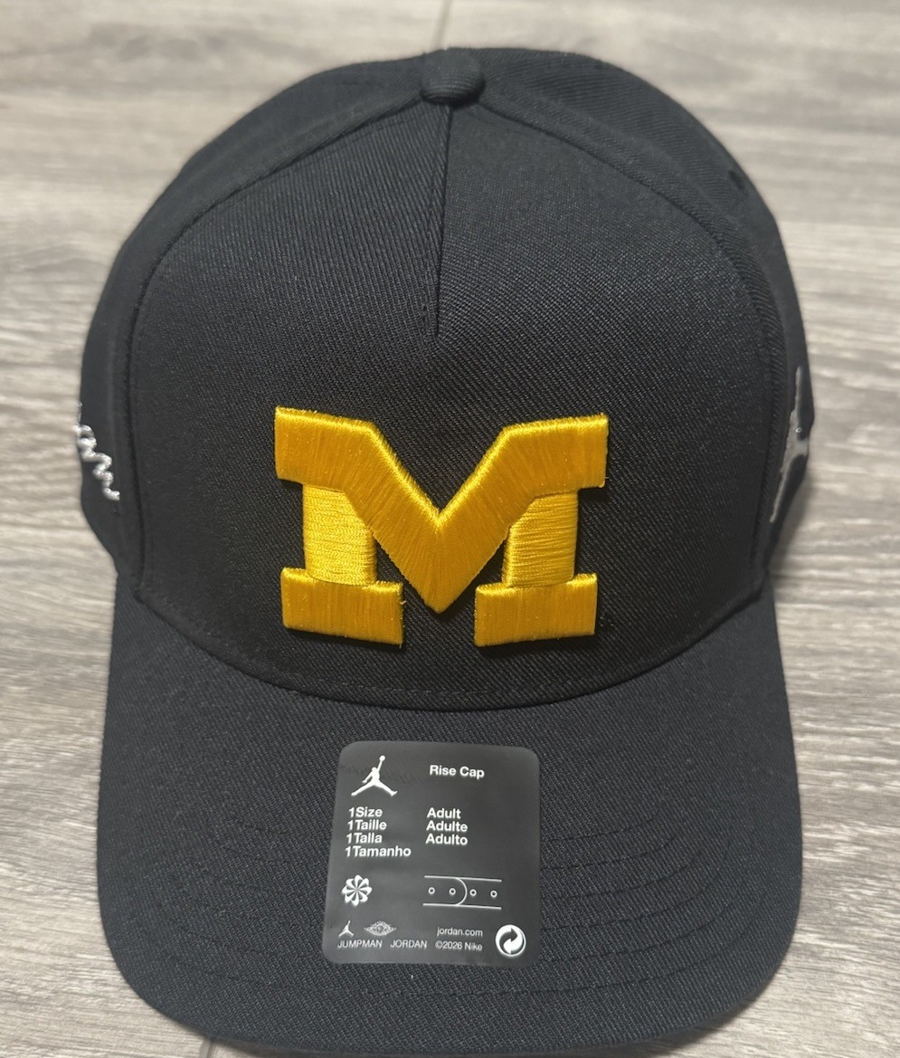 Michigan Wolverines Nike SnapBack Adjustable hat Navy Color
