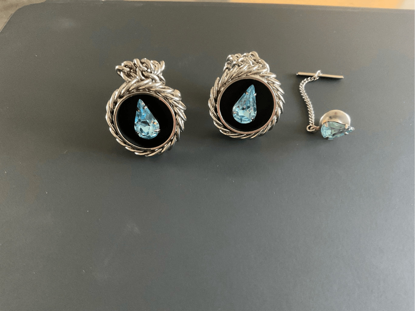 Aquamarine Tone Silver-Toned Chainlink Bold Cufflinks and Tie Pin