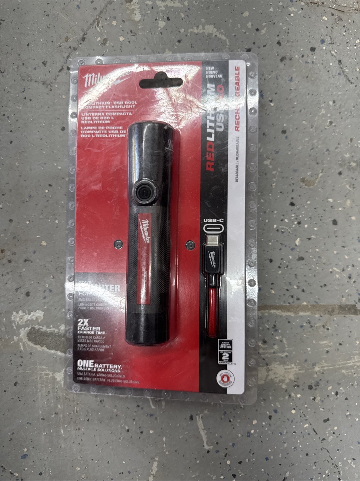 Milwaukee 2160-21 USB Rechargeable 800L Compact Flashlight