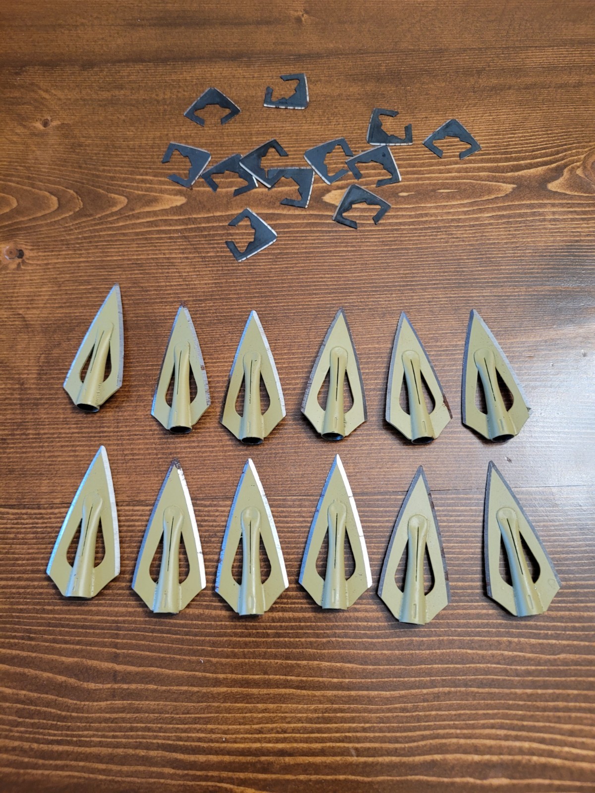 Vintage FRED BEAR Razorheads Broadheads Arrowheads (12) 1 Dozen New Old Stock