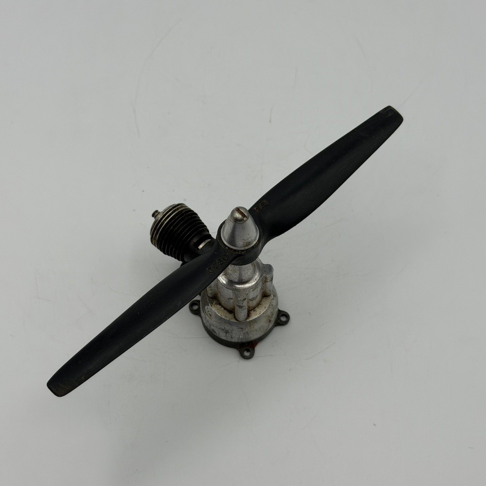 Vintage RC Model Airplane Engine with 6x3 Propeller - Glow Fuel .0650
