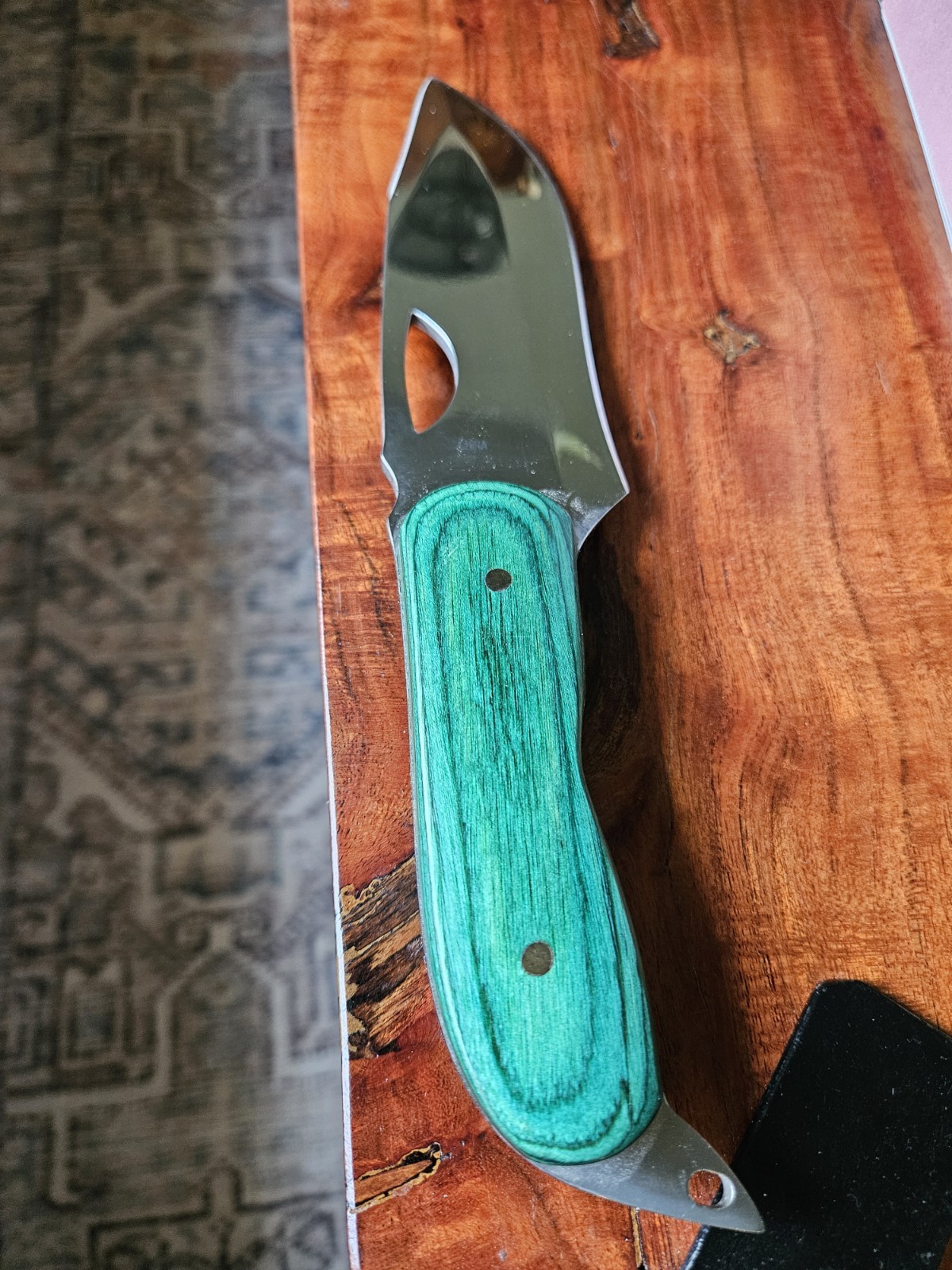 Frost Cutlery The Hunter 18-033CB Fixed Blade Knife With Sheath And Beautiful...
