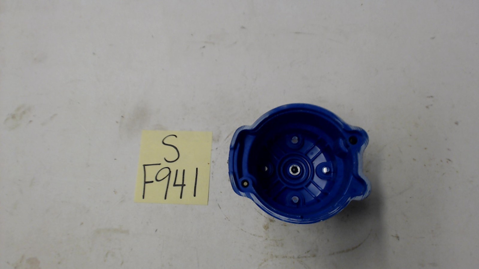 Motorcraft OEM DH352 (D5FZ12106A) Distributor Cap