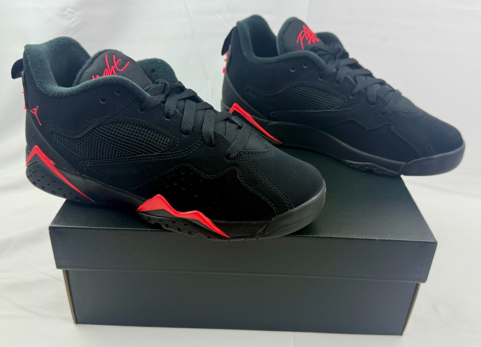 Nike Jordan MVP 92  Black Infrared 23 Shoes HQ4427 003 Youth sz NIB