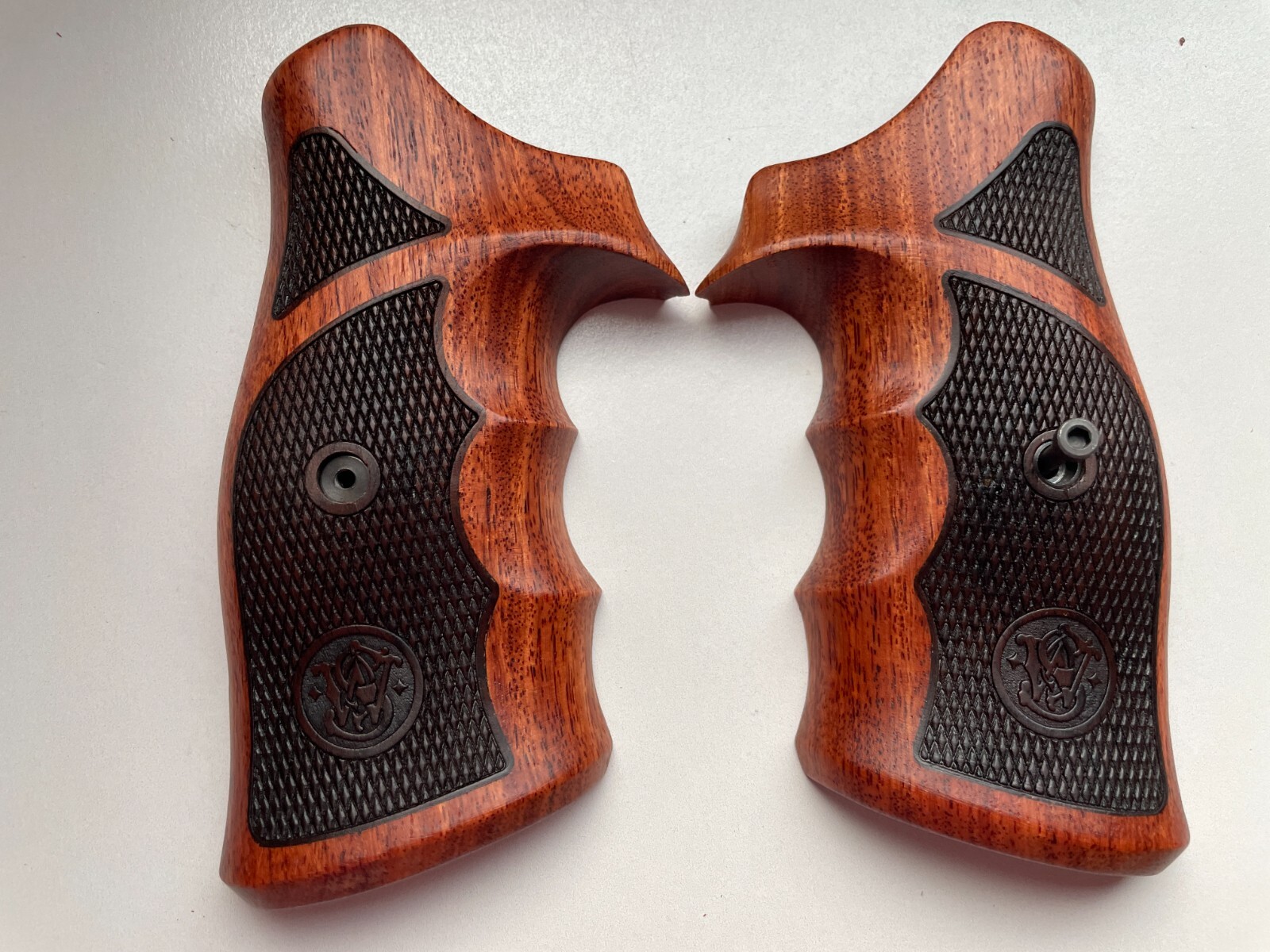 New Two Tone Hardwood Grips for S&W K/L Frame Square Butt - Checker Engraved