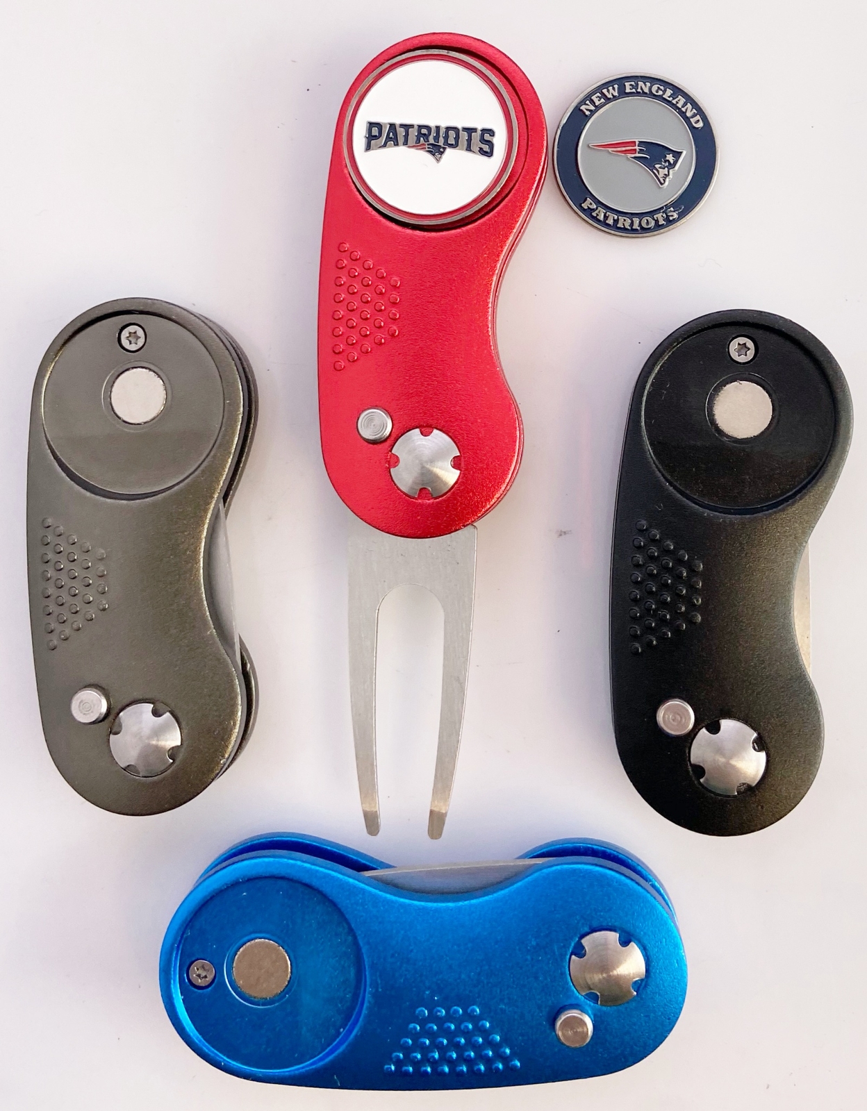 2 Prong Switchblade GOLF DIVOT REPAIR TOOL Blue + Ballmark NEW ENGLAND PATRIOTS