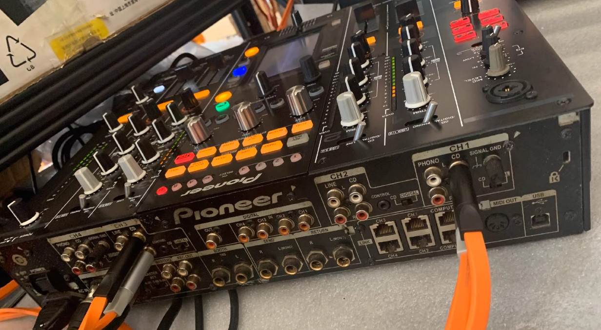 1pcs Pioneer DJM2000nexus mixer console