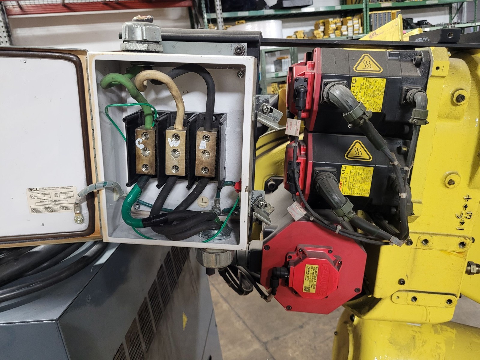 FANUC R‑2000iA/210F Complete w/ R‑J3iB Controller USED