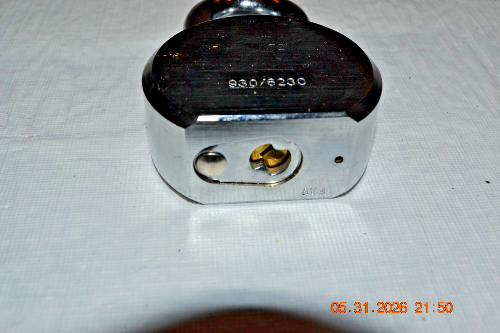 Nice Master Lock 930/6230 Hardened Keyed Padlock & 2 Correct Master Lock Keys
