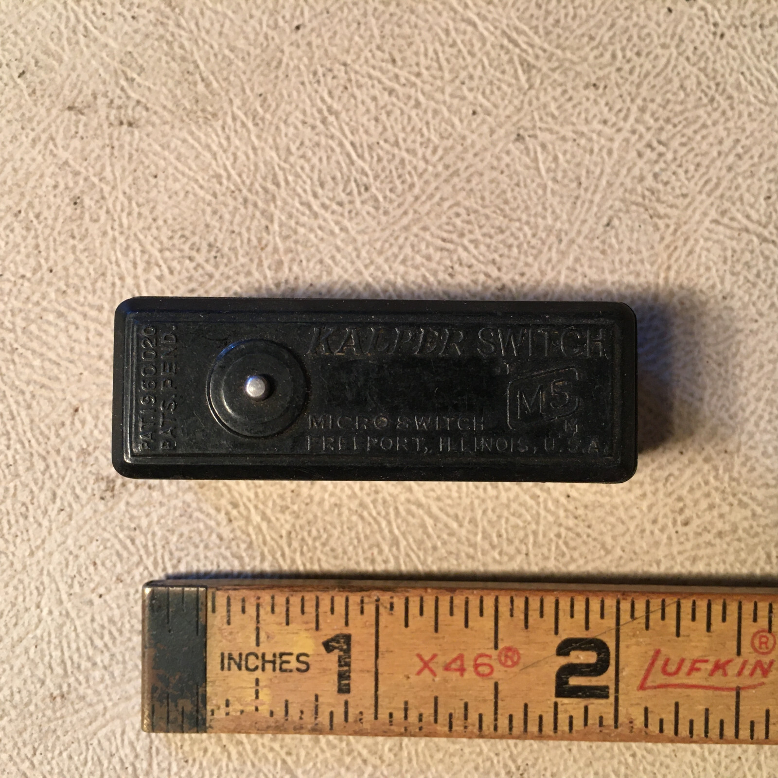 Und. Lab Microswitch BZ-2RL2-A2 , NOS
