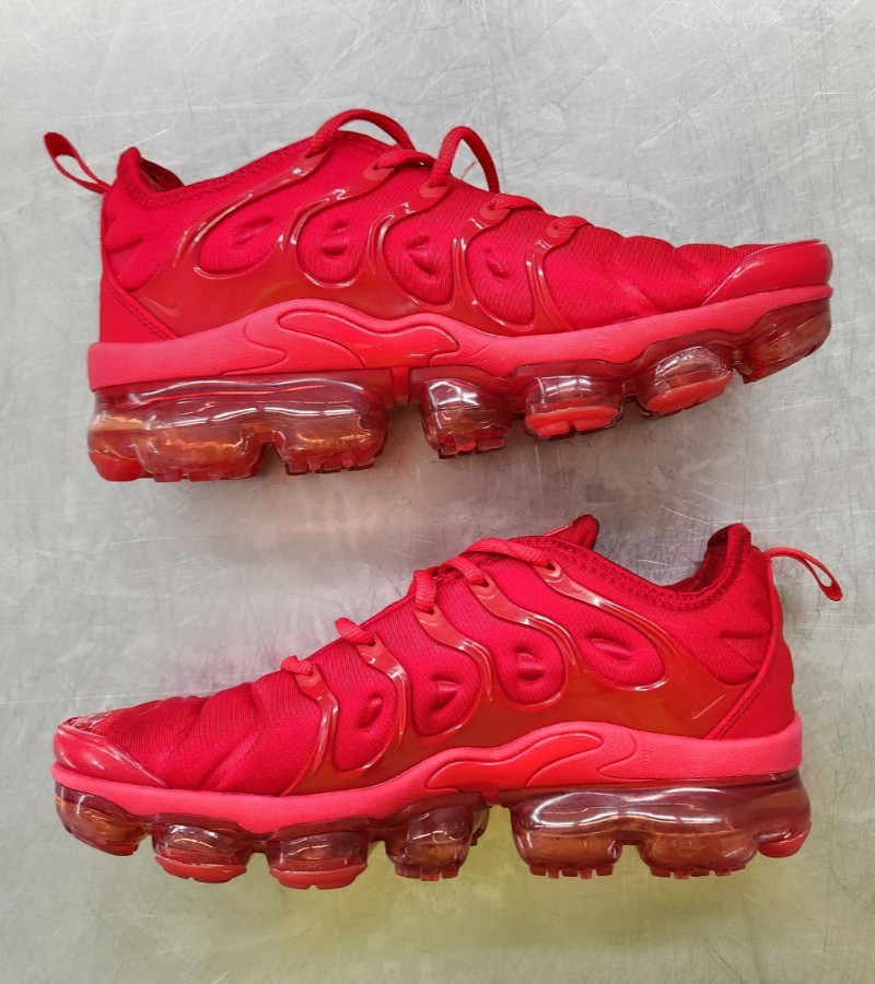 Size 6.5 Men - Nike Air VaporMax Plus Triple Red  (CW6973-600) DAMAGED / NO TAG